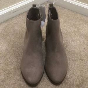 Old Navy boots size 10